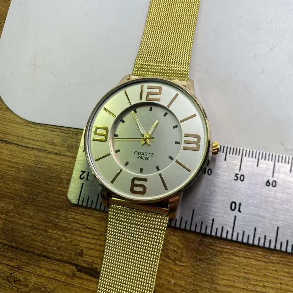 Womens Gold Tone Quartz Fashion Watch Works New Battery New!